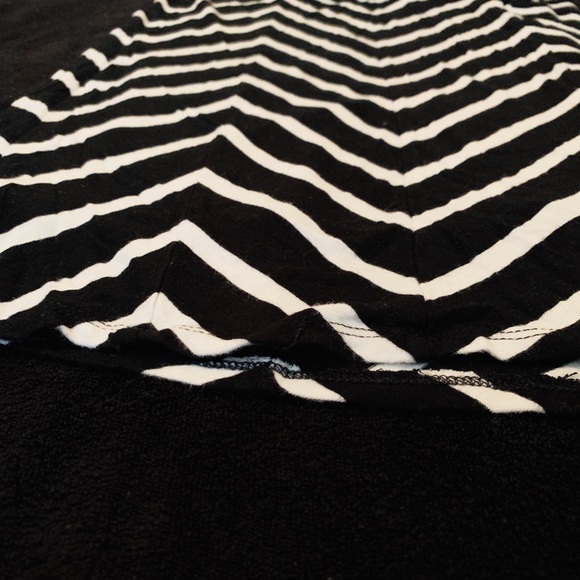 Black and white Pencil Skirt - Picture 2 of 2